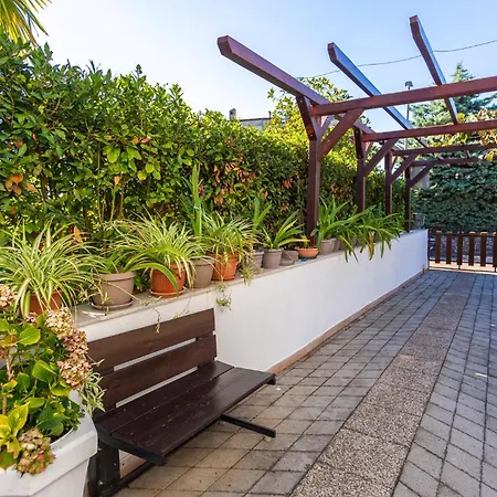 Stunning In With Kitchen Apartman Malinska