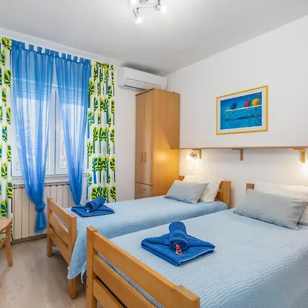 2 Bedroom Cozy In *