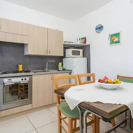 Stunning In With Kitchen Apartman *