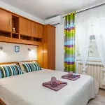2 Bedroom Cozy In Apartament Malinska