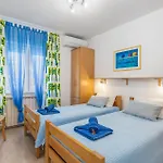 2 Bedroom Cozy In *